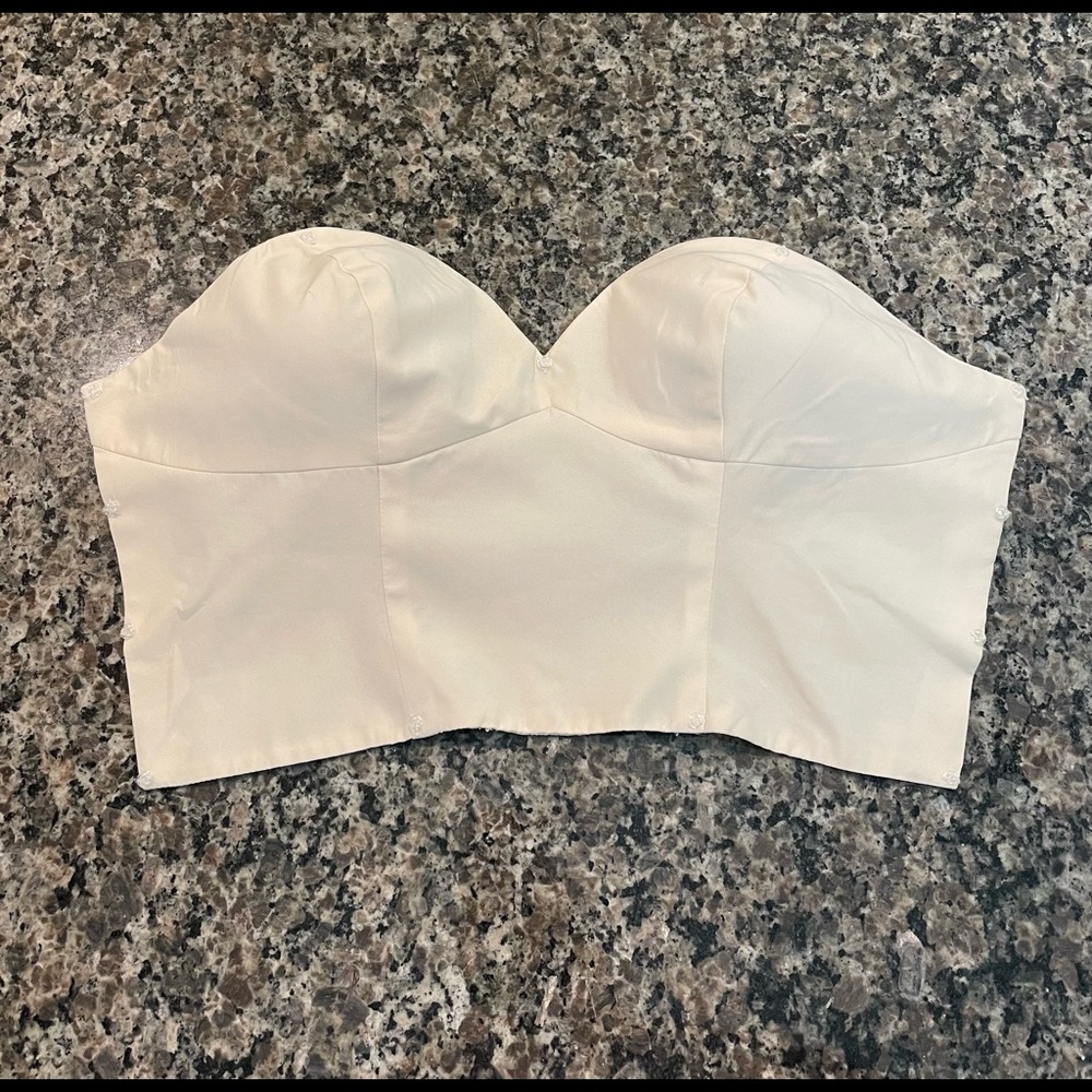 House of Wu Wedding dress. Ivory/Nude size 12 fits like an 8. - Picture 11 of 12